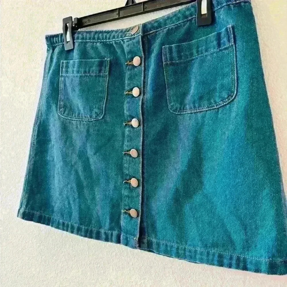 Button down jean skirt - Picture 2 of 4